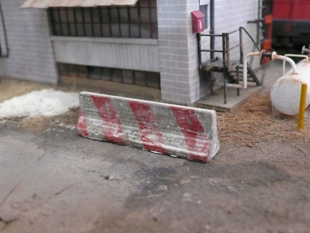 Noch 34111 Crash Barriers & Rails N Scale Model Kit - Realistic Railway Scenery For Layouts